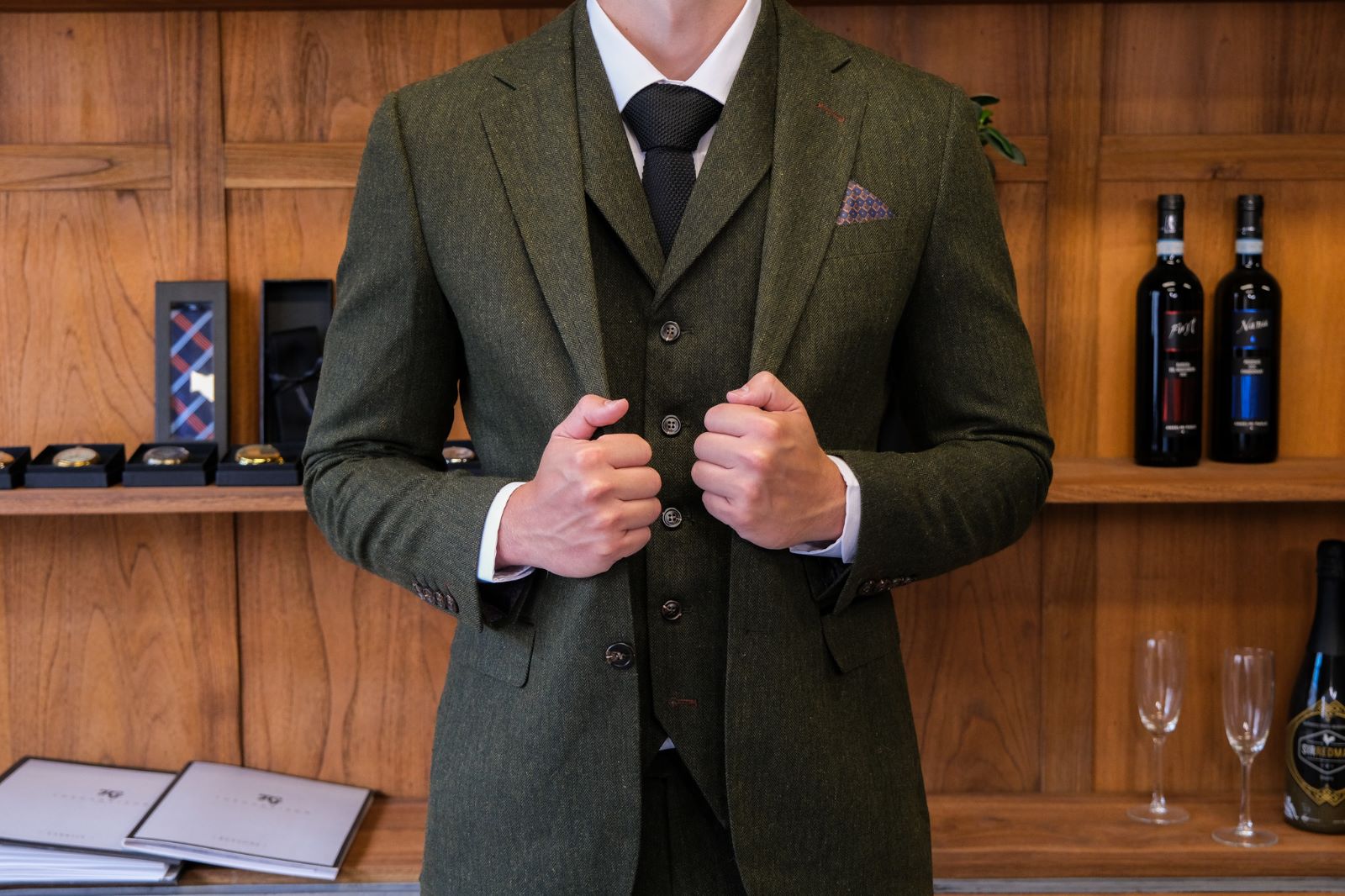 TAVERNY Chief - Costume pour hommes en tweed vert olive.