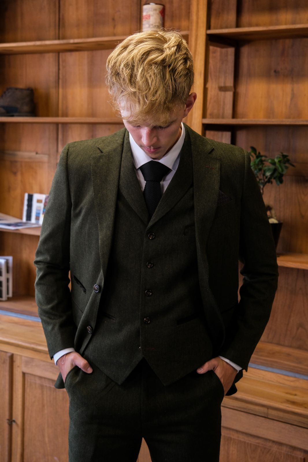 TAVERNY Chief - Costume pour hommes en tweed vert olive.