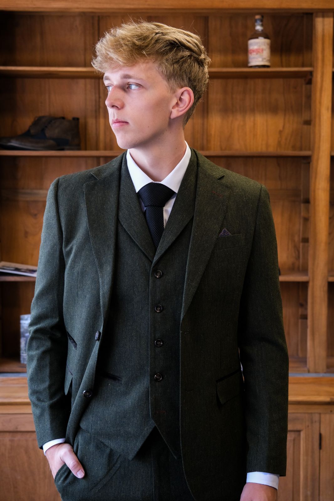 TAVERNY Chief - Costume pour hommes en tweed vert olive.