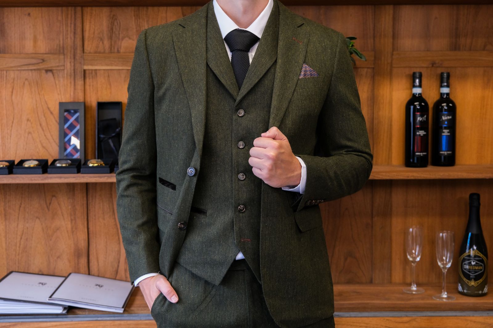 TAVERNY Chief - Costume pour hommes en tweed vert olive.