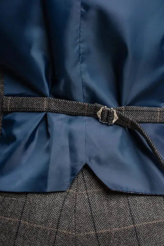 Costume trois pièces gris / bleu marine à chevrons