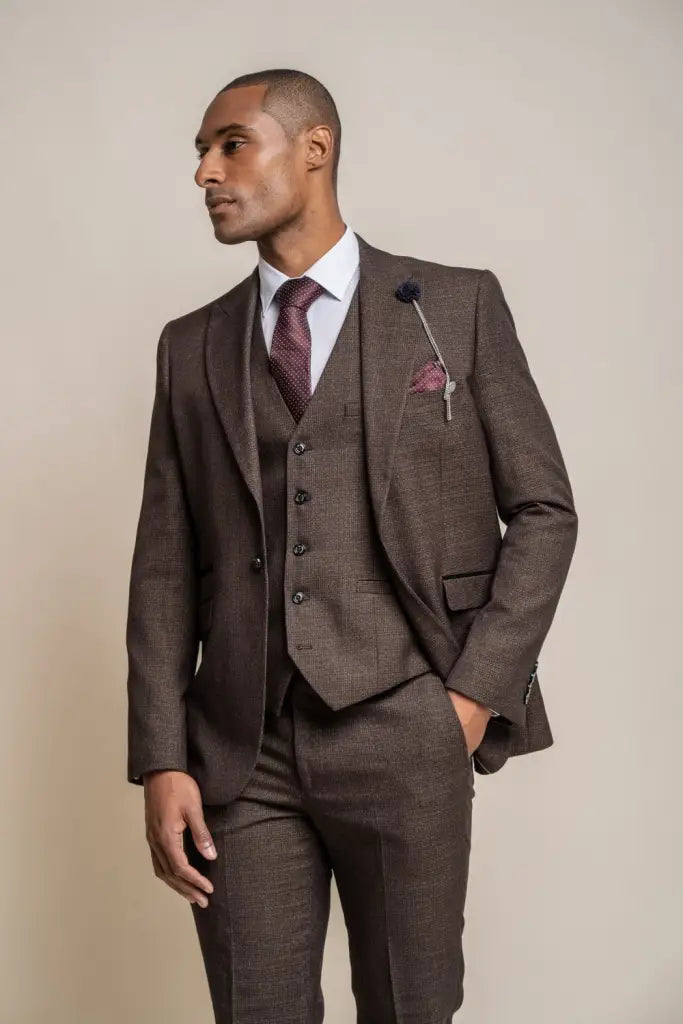 Costume pour hommes marron fonce Cavani Caridi Castleson